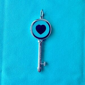 Tiffany&Co BRAND NEW Heart Key Pendant sterling silver925 with blue enamel